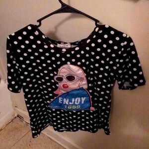 Enjoy 1869 crop top shirt.